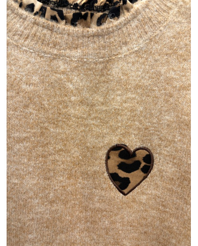 Pull taupe & cœur léopard