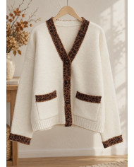 Pull taupe & cœur léopard