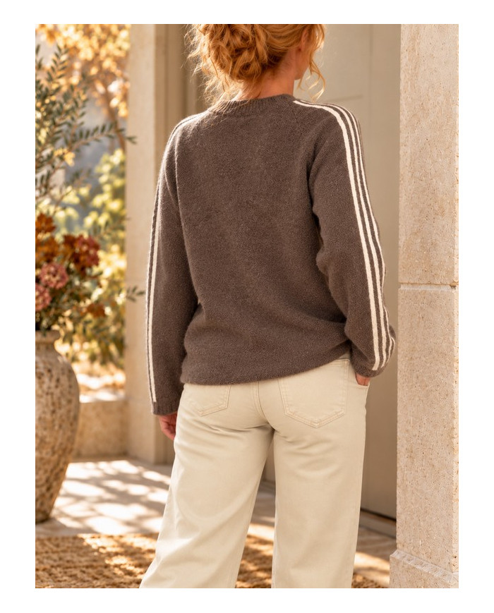 Pull chaud taupe avec étoile écru