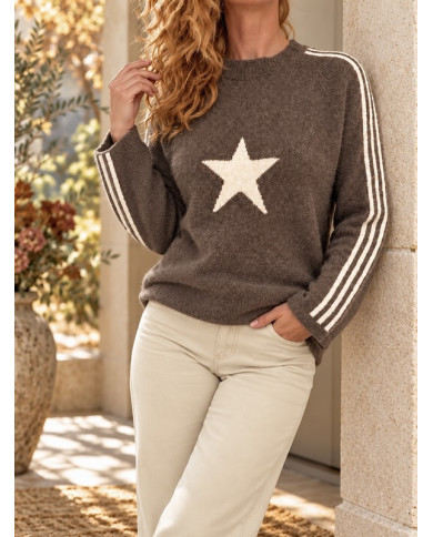 Pull chaud taupe avec étoile écru