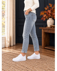 Jean mom relax Tommy