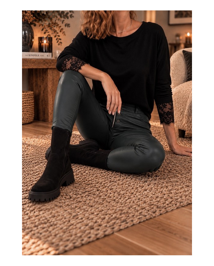 Pull noir manches dentelle Leny