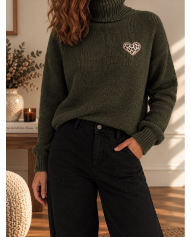 Pull col roulé kaki & cœur léopard