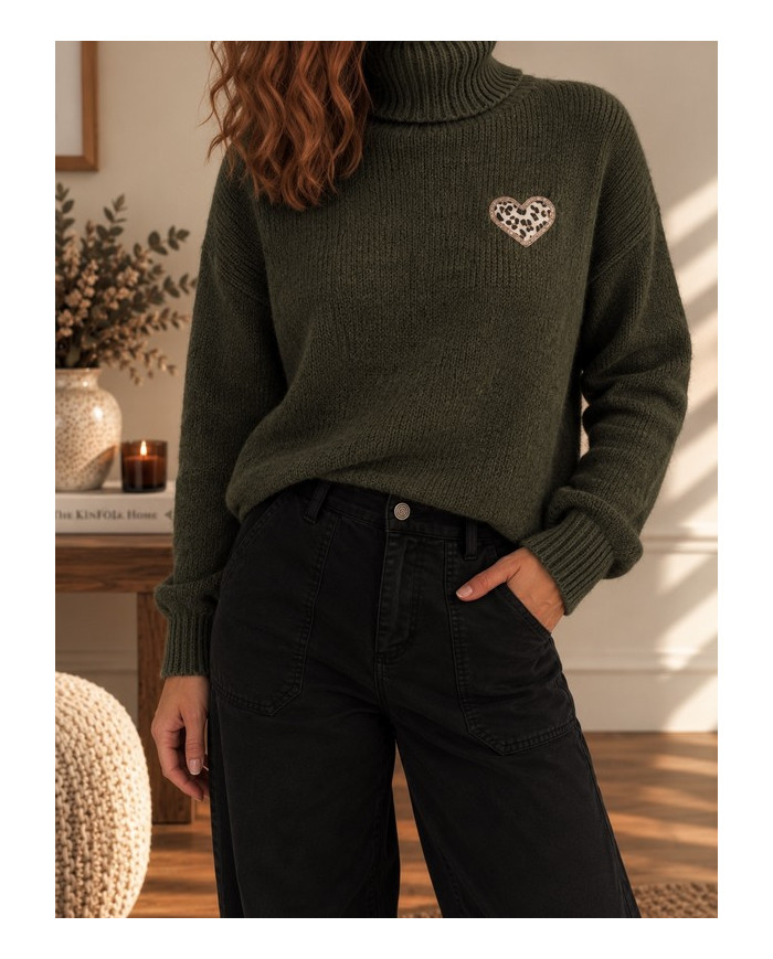 Pull col roulé kaki & cœur léopard