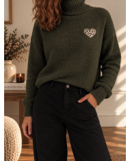 Pull col roulé kaki & cœur léopard