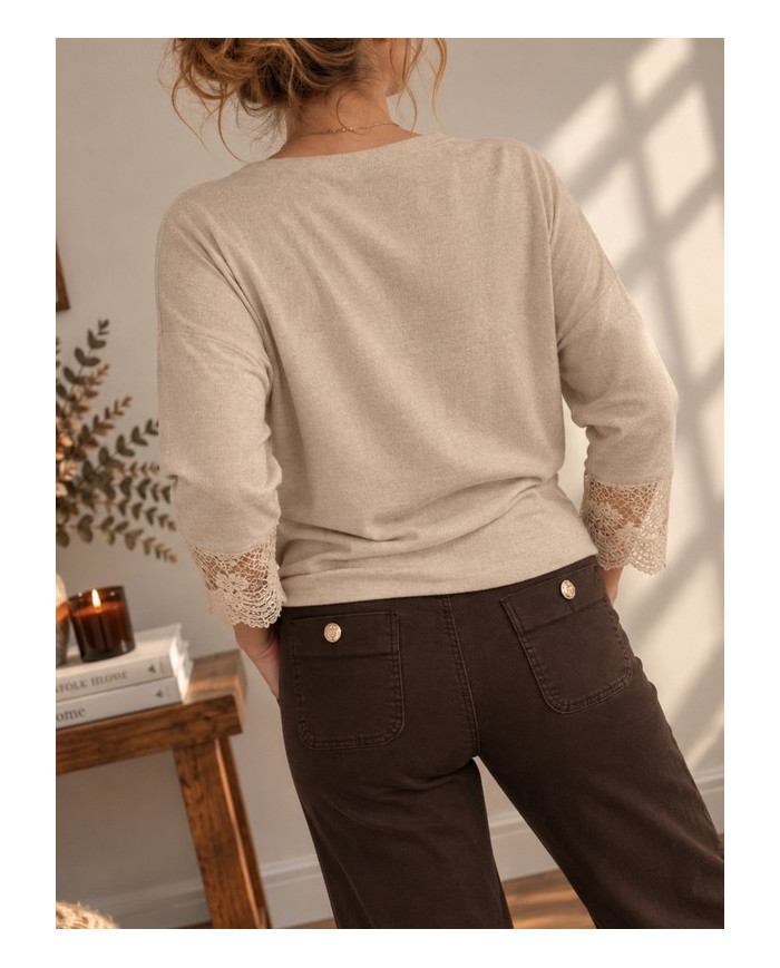Pull beige manches dentelle