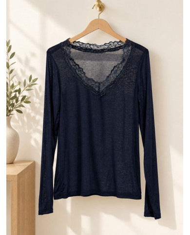 Top dentelle cachemire / sous pull