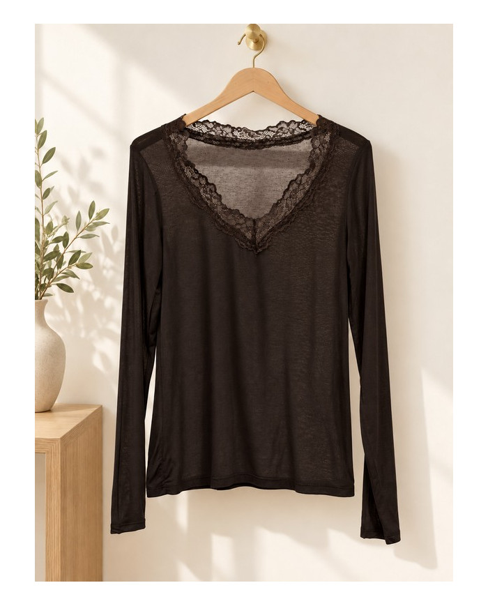 Top dentelle cachemire / sous pull