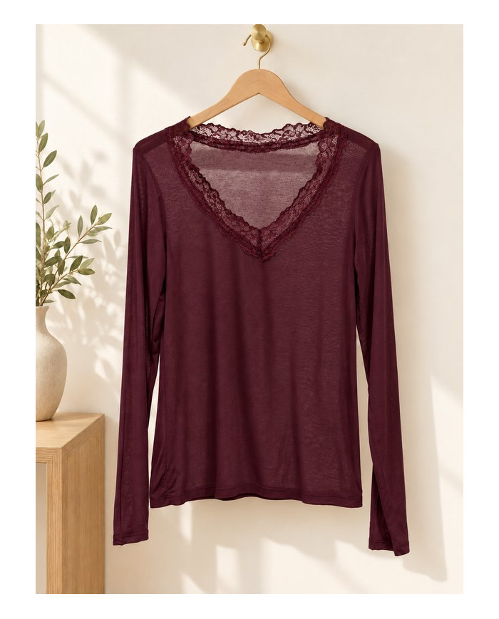 Top dentelle cachemire / sous pull