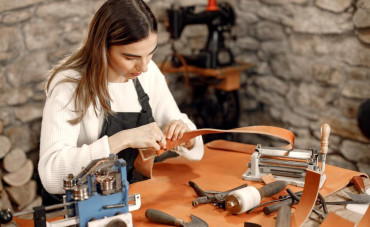 Depuis quand les femmes portent-elles la ceinture ?